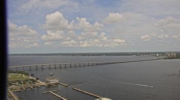 Weather camera view of Edison Grand tower 350 ft elev..
