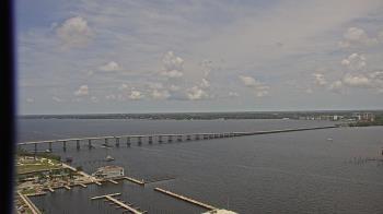 Weather camera view of Edison Grand tower 350 ft elev..