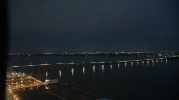 Weather camera view of Edison Grand tower 350 ft elev..