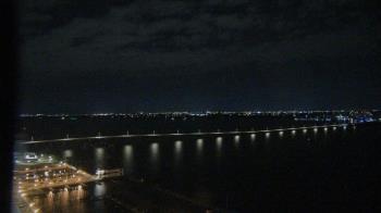 Weather camera view of Edison Grand tower 350 ft elev..