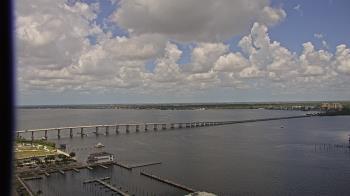 Weather camera view of Edison Grand tower 350 ft elev..