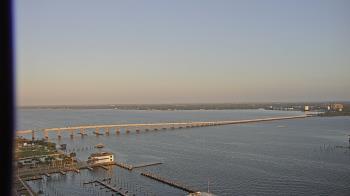 Weather camera view of Edison Grand tower 350 ft elev..