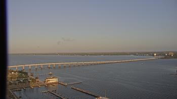 Weather camera view of Edison Grand tower 350 ft elev..