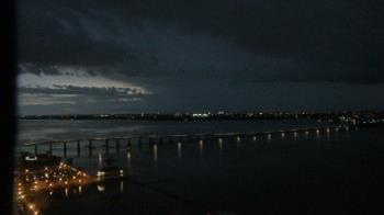 Weather camera view of Edison Grand tower 350 ft elev..