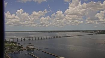 Weather camera view of Edison Grand tower 350 ft elev..