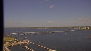 Weather camera view of Edison Grand tower 350 ft elev..