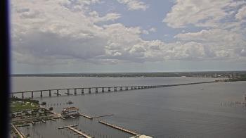 Weather camera view of Edison Grand tower 350 ft elev..