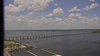Weather camera view of Edison Grand tower 350 ft elev..