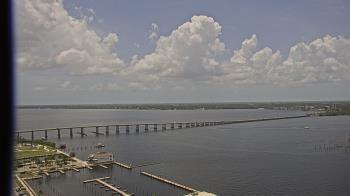 Weather camera view of Edison Grand tower 350 ft elev..