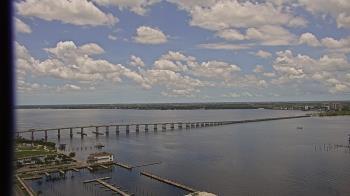 Weather camera view of Edison Grand tower 350 ft elev..