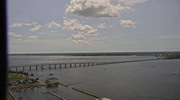 Weather camera view of Edison Grand tower 350 ft elev..