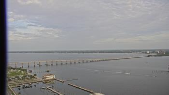 Weather camera view of Edison Grand tower 350 ft elev..