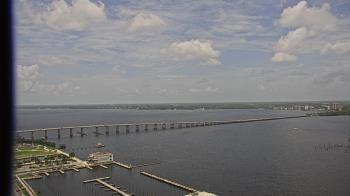 Weather camera view of Edison Grand tower 350 ft elev..