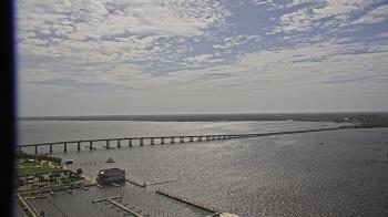 Weather camera view of Edison Grand tower 350 ft elev..