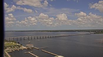 Weather camera view of Edison Grand tower 350 ft elev..