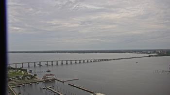 Weather camera view of Edison Grand tower 350 ft elev..