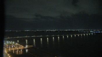 Weather camera view of Edison Grand tower 350 ft elev..