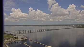 Weather camera view of Edison Grand tower 350 ft elev..