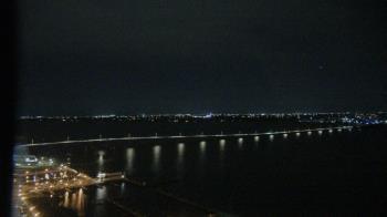 Weather camera view of Edison Grand tower 350 ft elev..