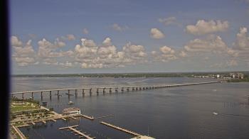 Weather camera view of Edison Grand tower 350 ft elev..