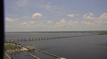Weather camera view of Edison Grand tower 350 ft elev..