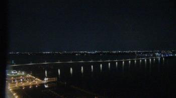 Weather camera view of Edison Grand tower 350 ft elev..