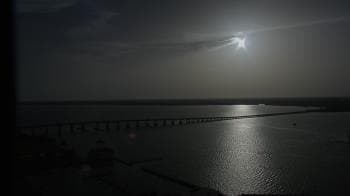 Weather camera view of Edison Grand tower 350 ft elev..