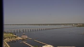 Weather camera view of Edison Grand tower 350 ft elev..