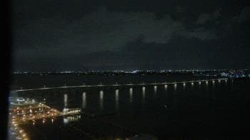 Weather camera view of Edison Grand tower 350 ft elev..