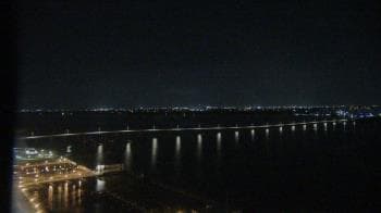 Weather camera view of Edison Grand tower 350 ft elev..