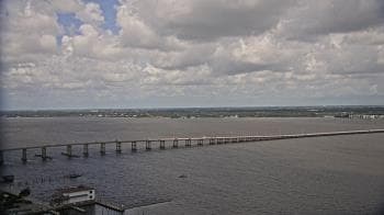 Weather camera view of Edison Grand tower 350 ft elev..