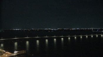 Weather camera view of Edison Grand tower 350 ft elev..