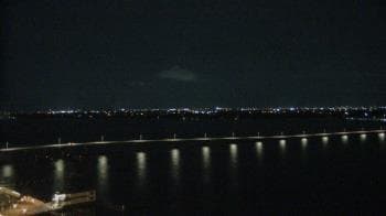 Weather camera view of Edison Grand tower 350 ft elev..
