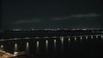 Weather camera view of Edison Grand tower 350 ft elev..