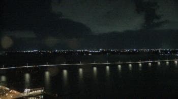 Weather camera view of Edison Grand tower 350 ft elev..