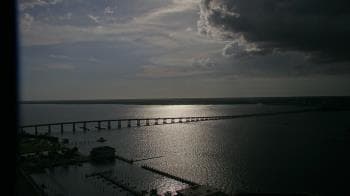 Weather camera view of Edison Grand tower 350 ft elev..