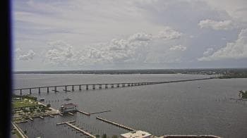 Weather camera view of Edison Grand tower 350 ft elev..