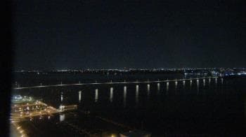Weather camera view of Edison Grand tower 350 ft elev..