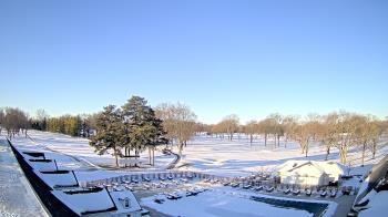Weather camera view of Crystal Lake Country Club.
