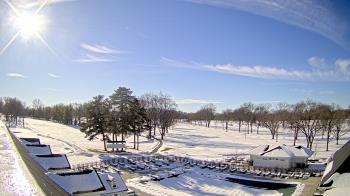 Weather camera view of Crystal Lake Country Club.