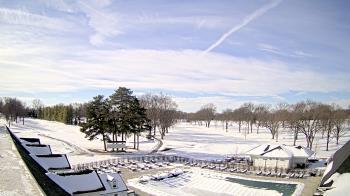 Weather camera view of Crystal Lake Country Club.