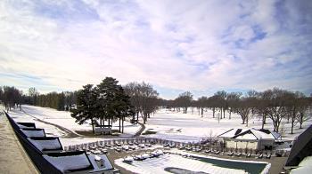 Weather camera view of Crystal Lake Country Club.