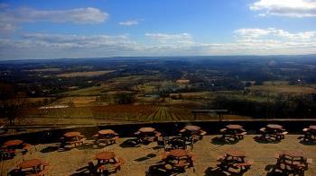 Weather camera view of Dirt Farm Brewing.