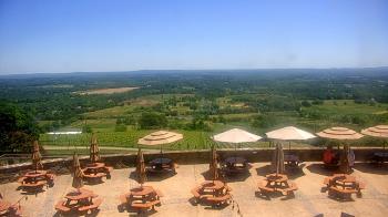 Weather camera view of Dirt Farm Brewing.