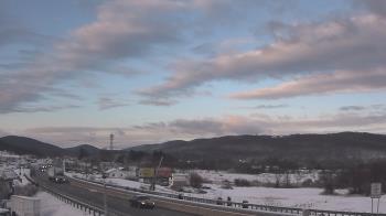 Weather camera view of Wessels Used Cars.