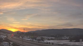 Weather camera view of Wessels Used Cars.