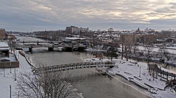 Weather camera view of City of Elgin.