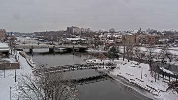 Weather camera view of City of Elgin.