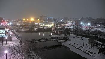 Weather camera view of City of Elgin.