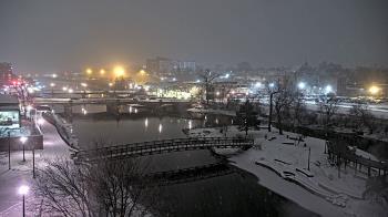 Weather camera view of City of Elgin.